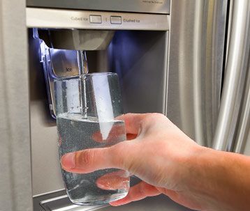 Water and ice dispenser Water and ice dispenser
