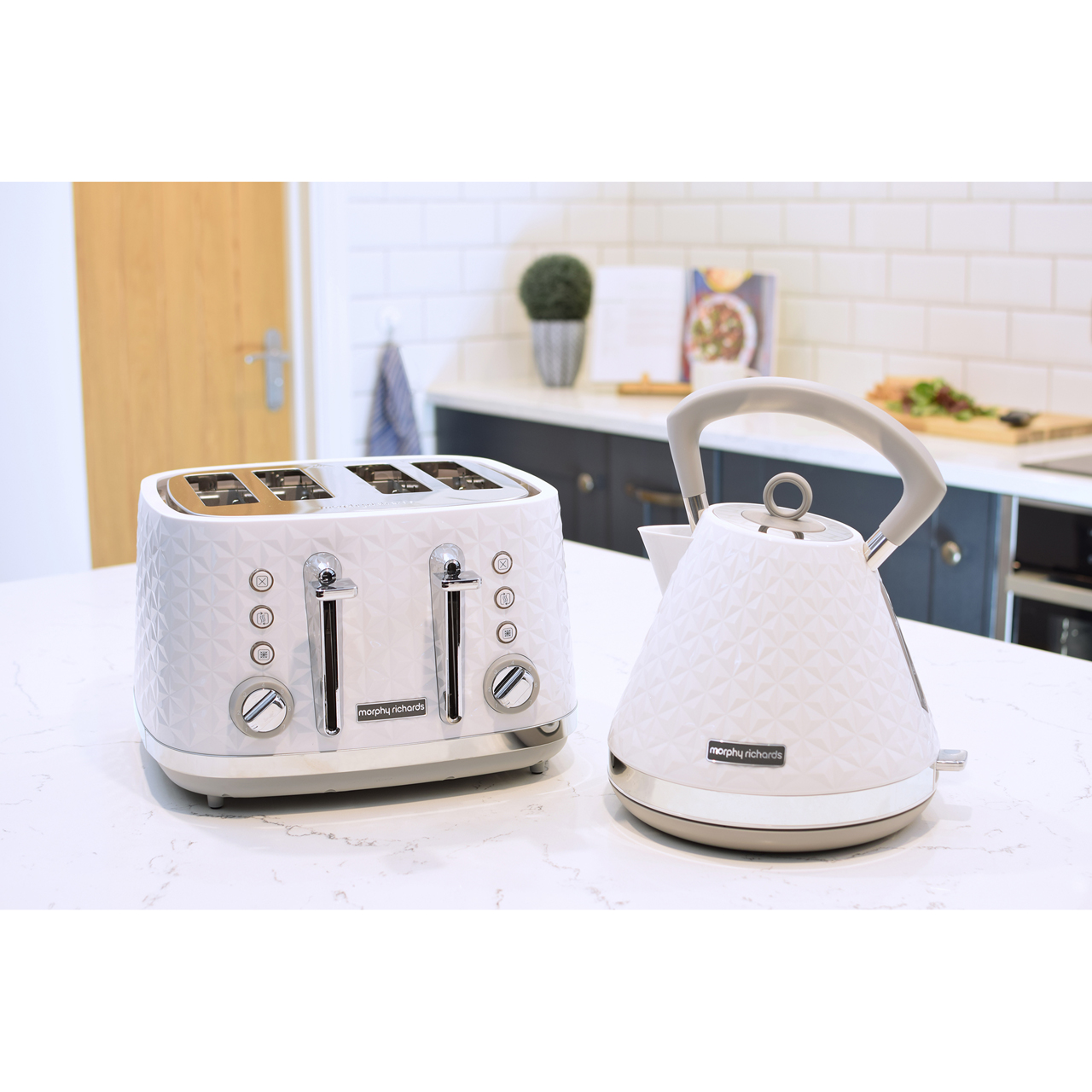 Morphy Richards 248133 Vector 4 Slice Toaster Red eBay