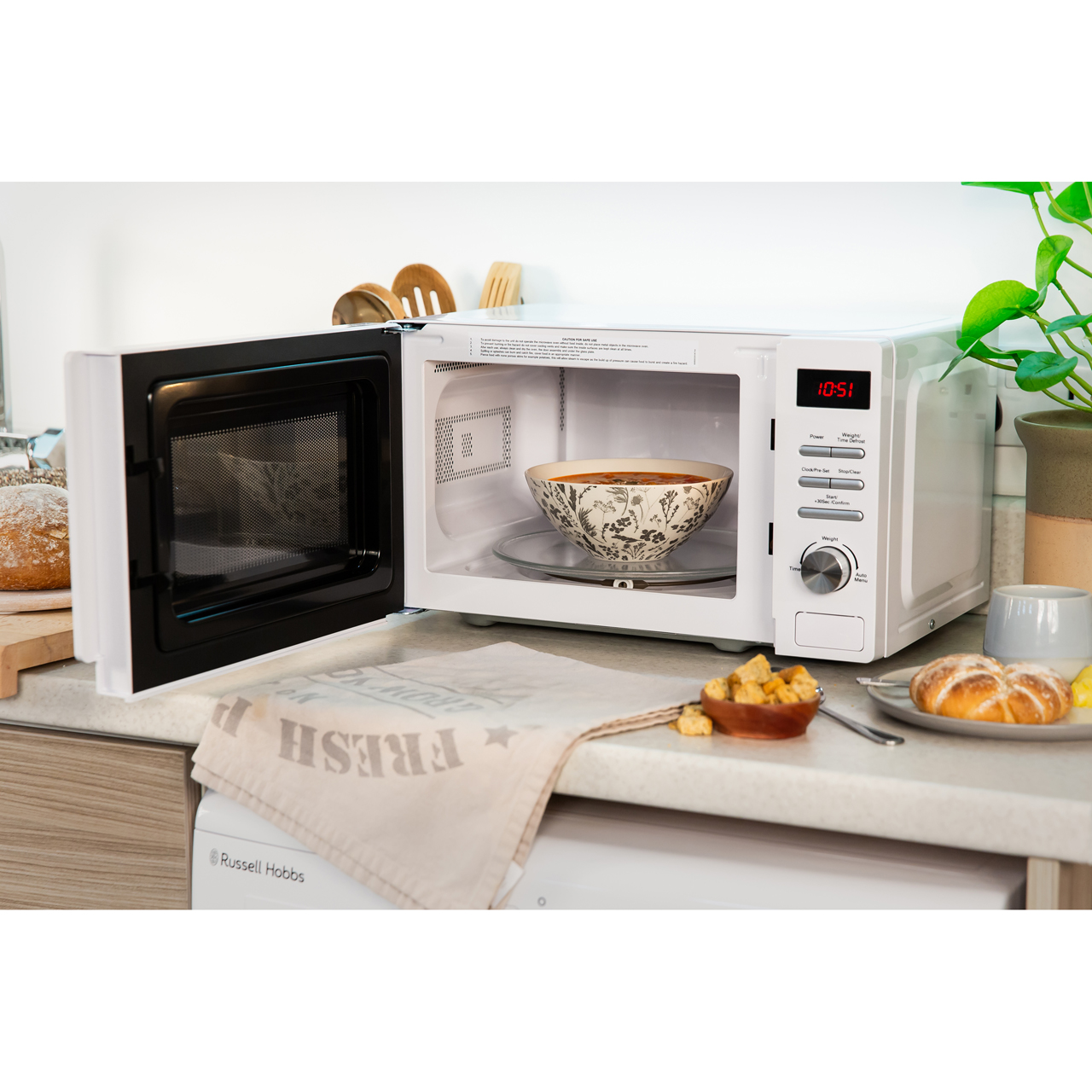 Russell Hobbs Microwaves RHM2079A Aura 800 Watt Microwave Free Standing